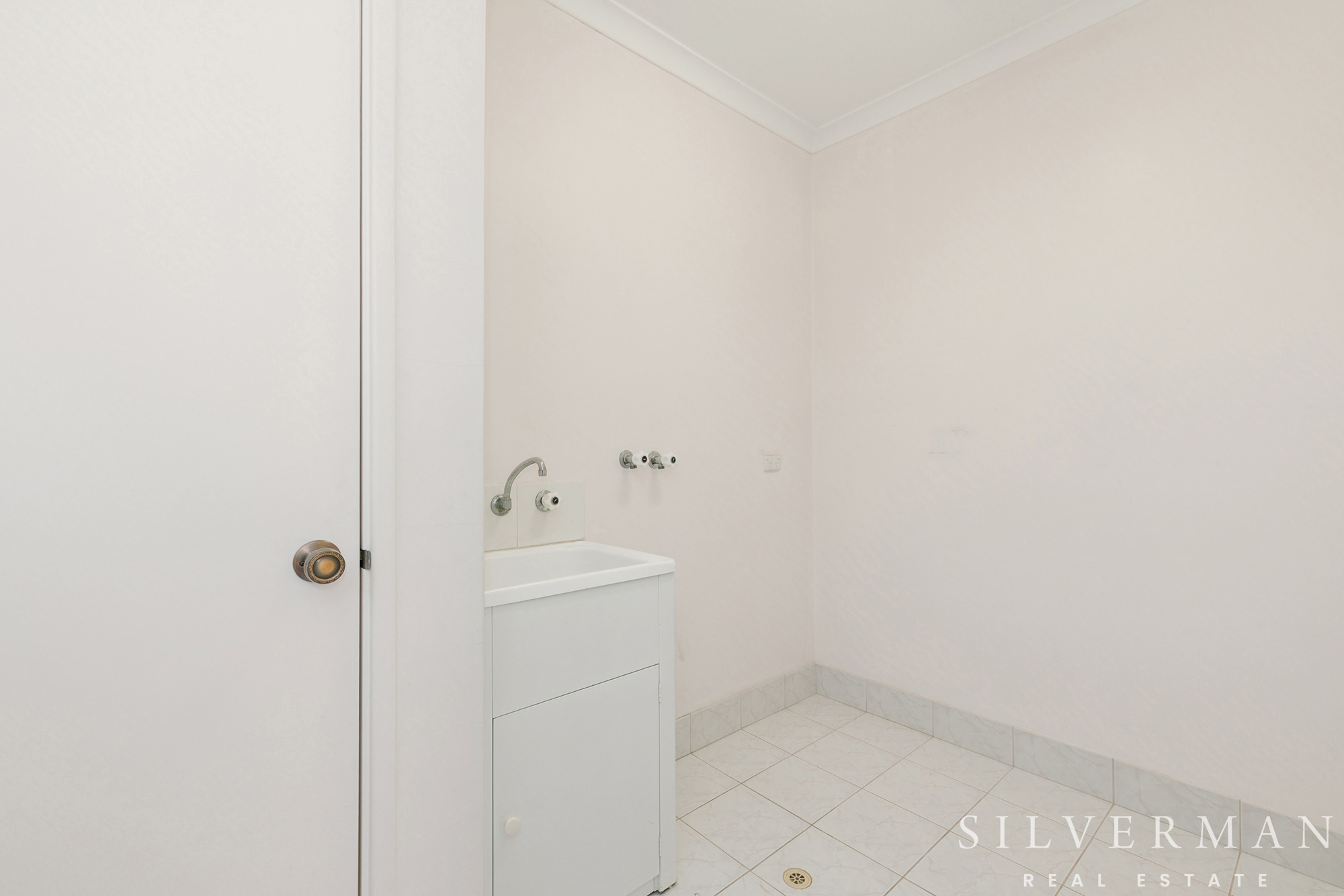 16 Rivermoor Loop, RIVERTON, WA 6148
